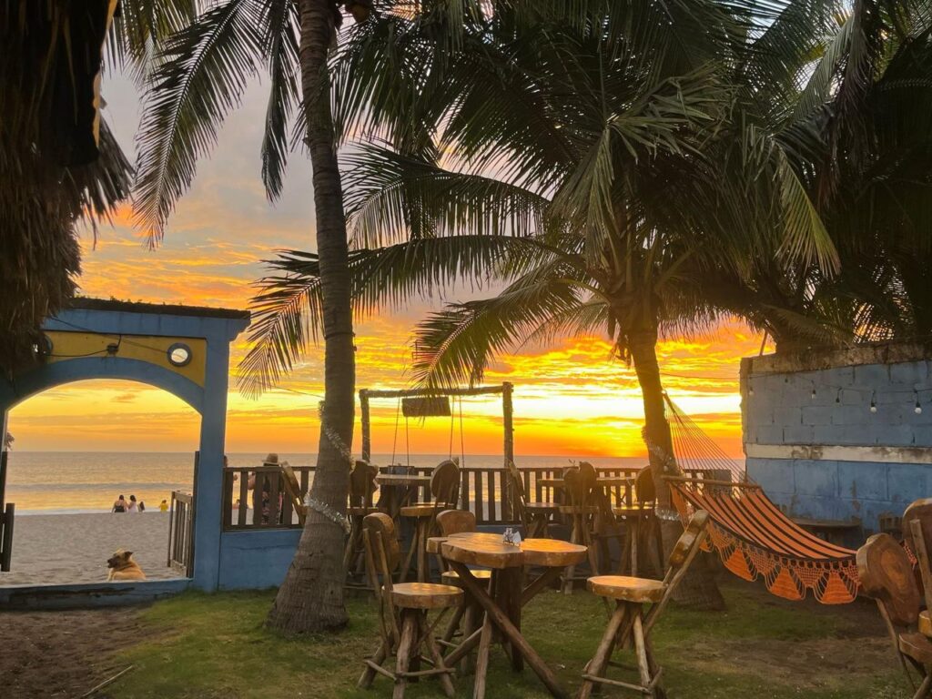 Hostal La Ola Azul Las Penitas Leon.