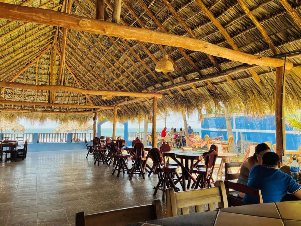 Hostal La Ola Azul Las Penitas Leon.